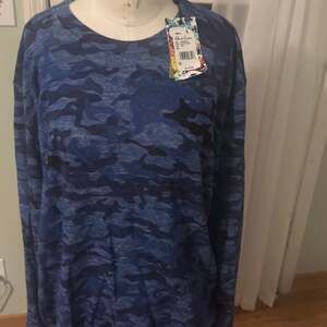 NWT Robert Graham Streets Pullover Sweater. Size M, L Turtleneck